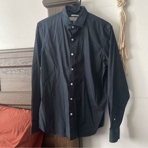 Old navy slim fit classic button up never worn